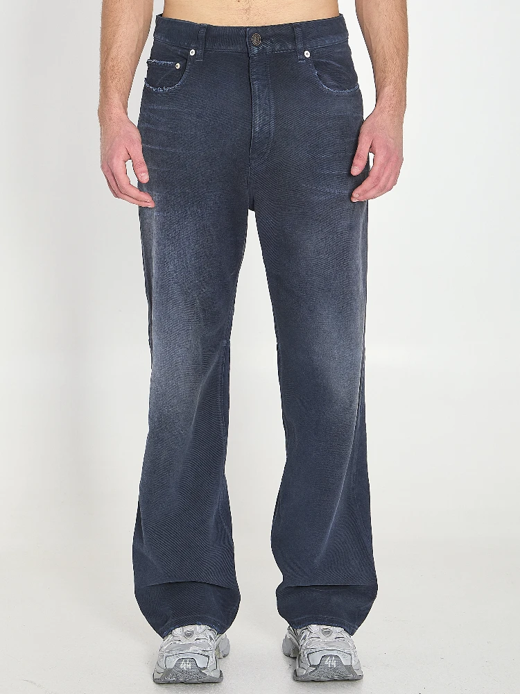 Baggy jeans
