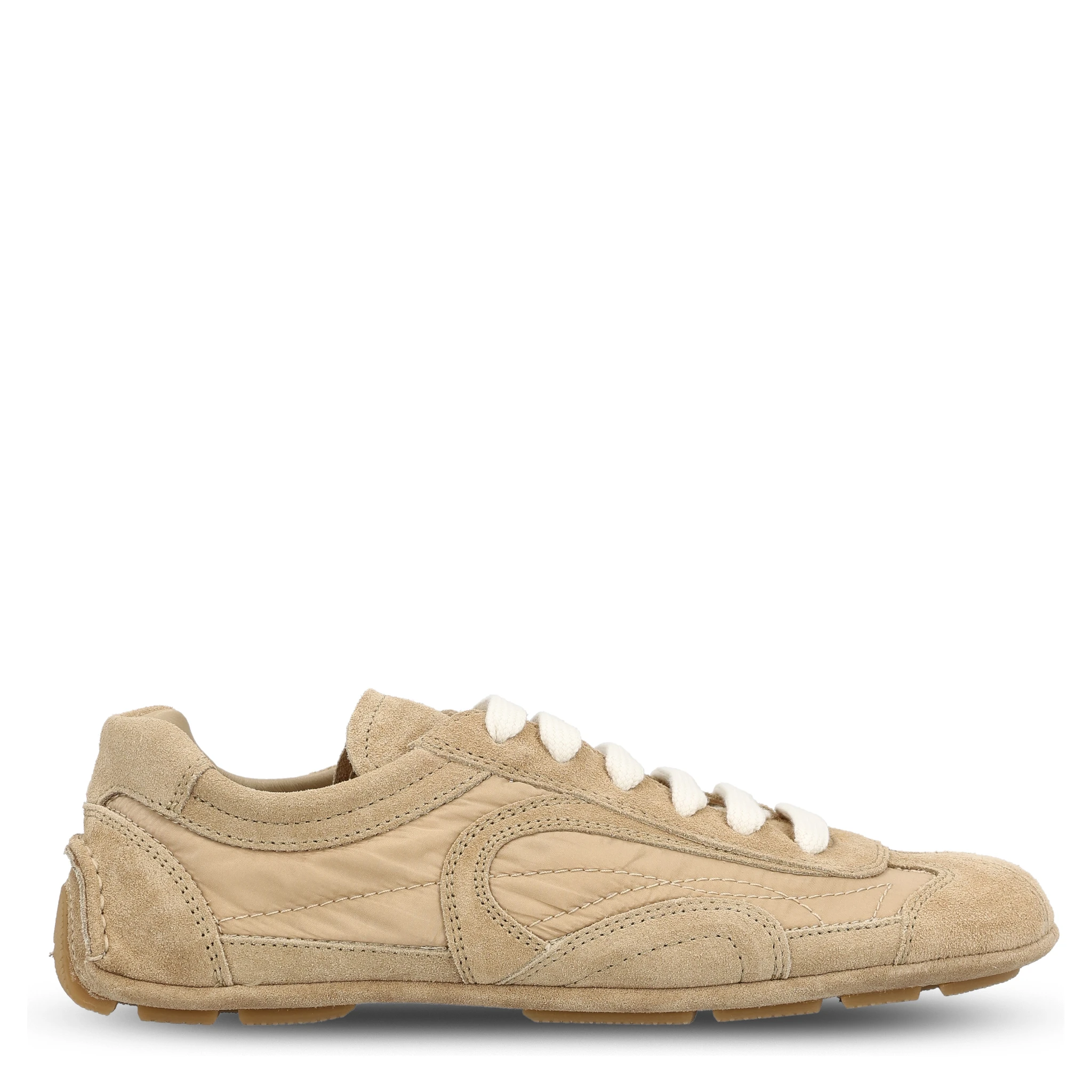 حذاء رياضي من برادا بلون الجمل