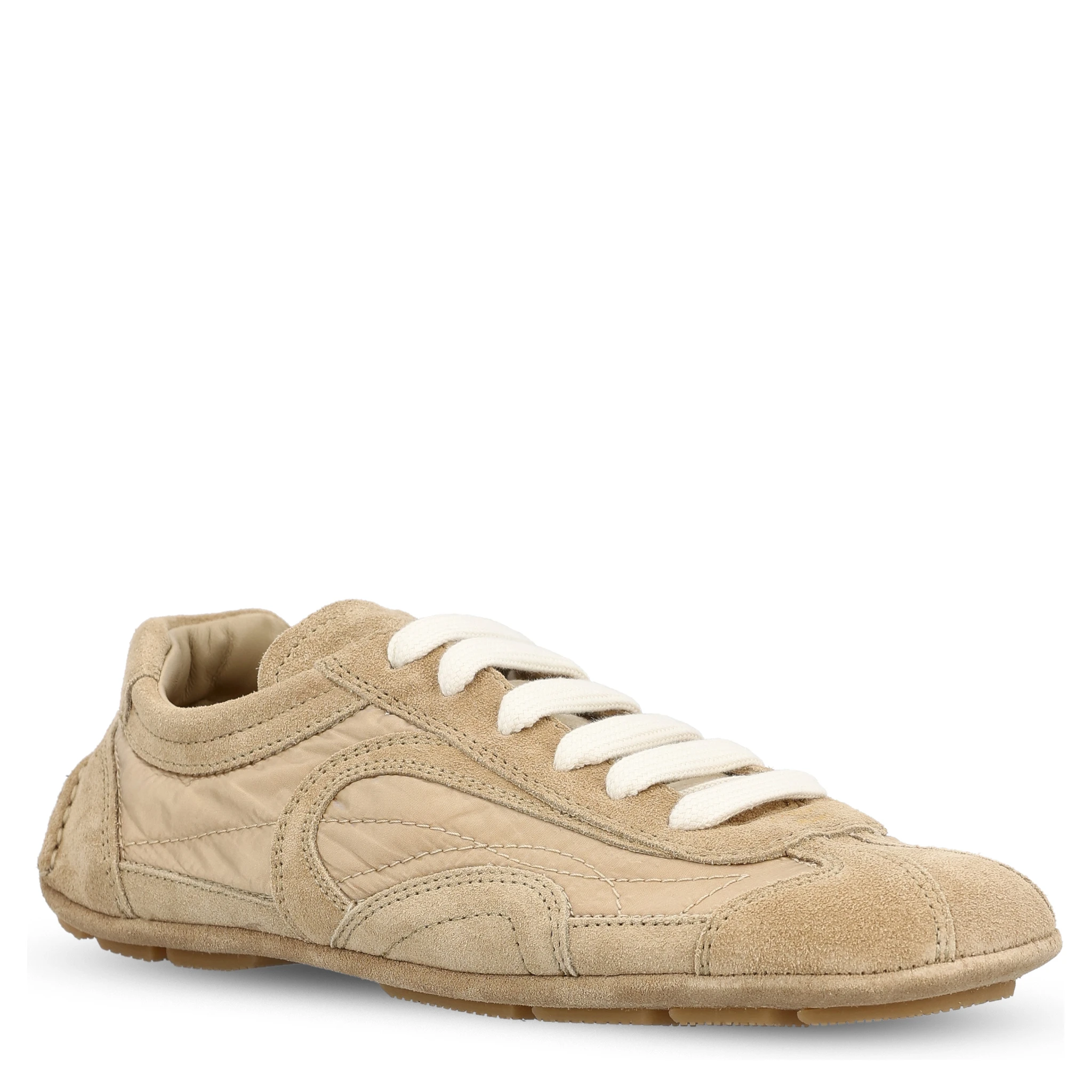 حذاء رياضي من برادا بلون الجمل