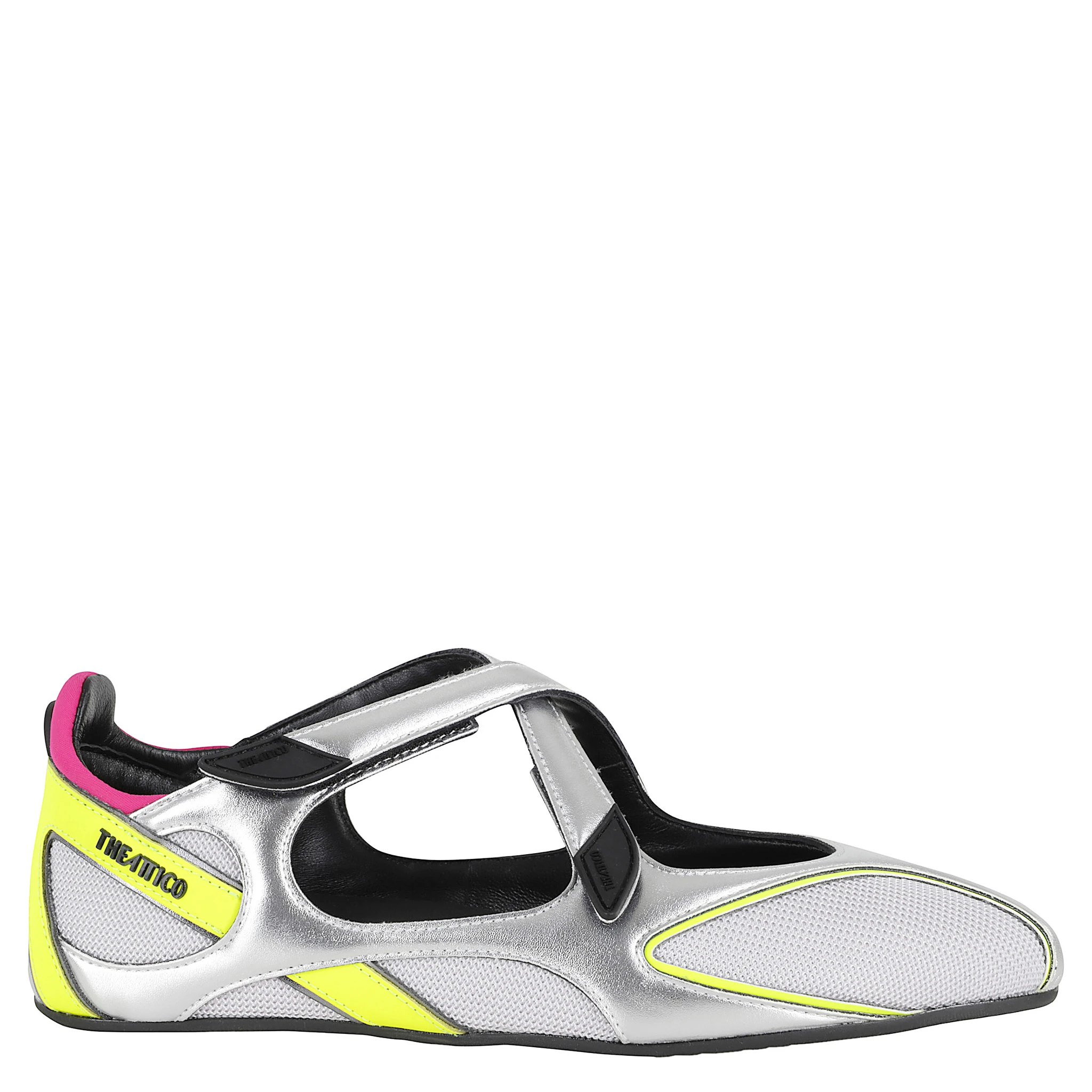 الطابق الأول: راقصة الباليه