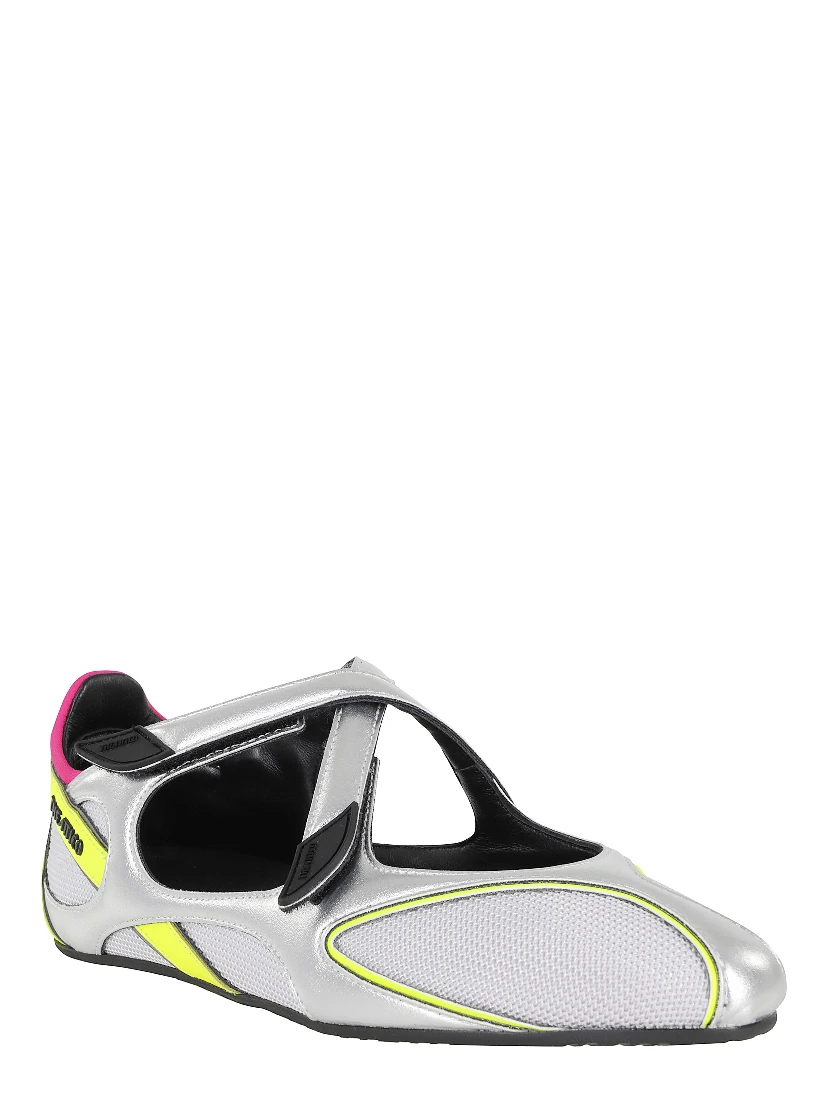 الطابق الأول: راقصة الباليه