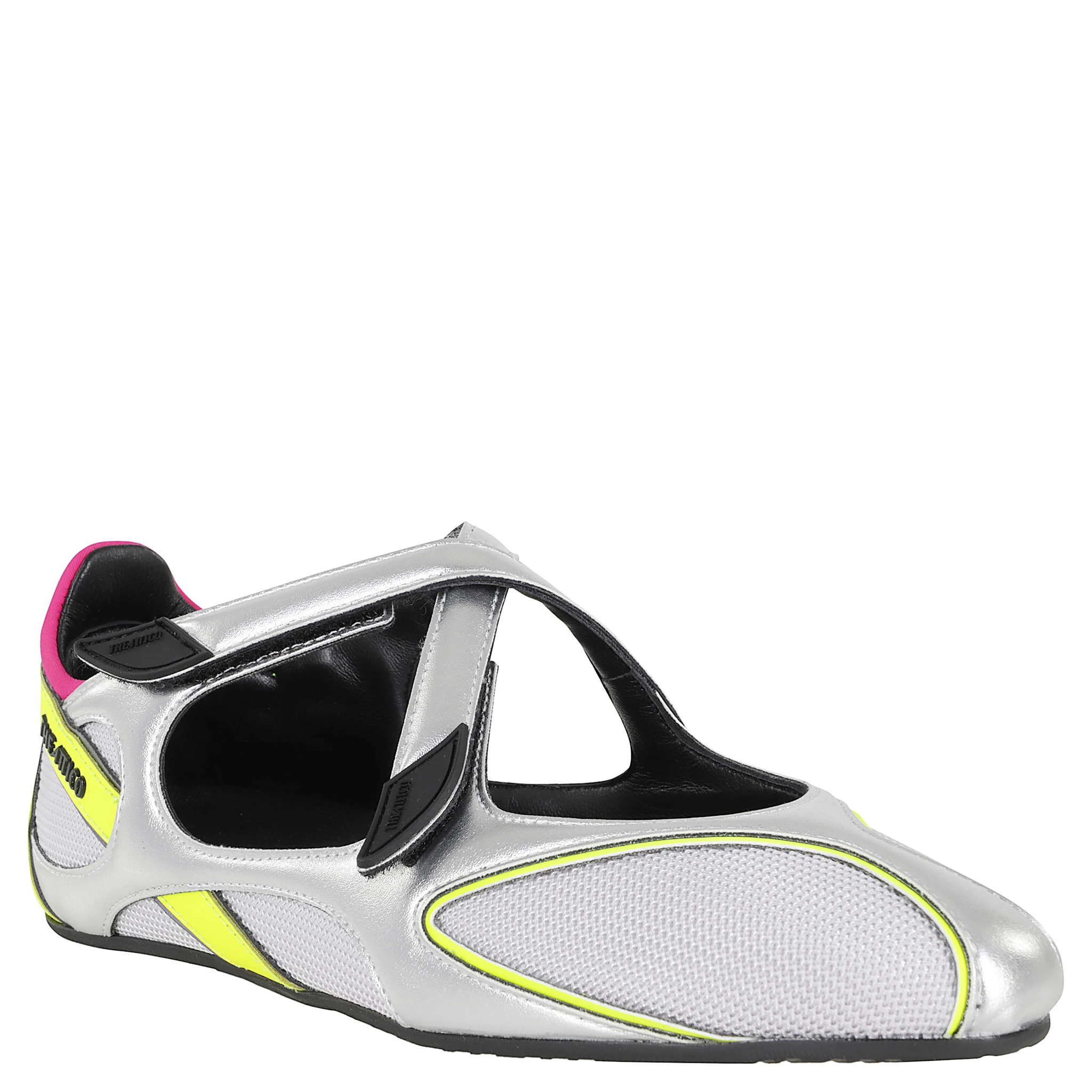 الطابق الأول: راقصة الباليه