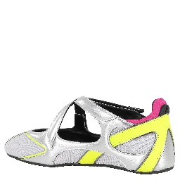 الطابق الأول: راقصة الباليه