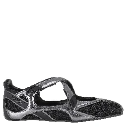 الطابق الأول: راقصة الباليه