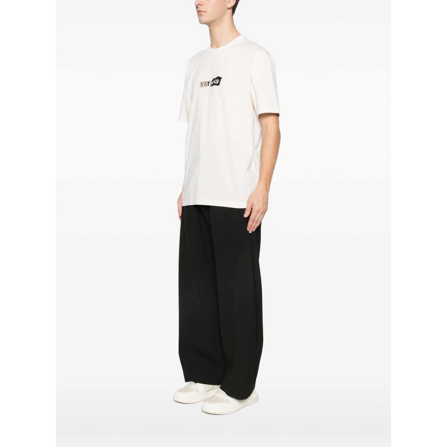 تيشيرتات وبولو بيضاء من Y-3