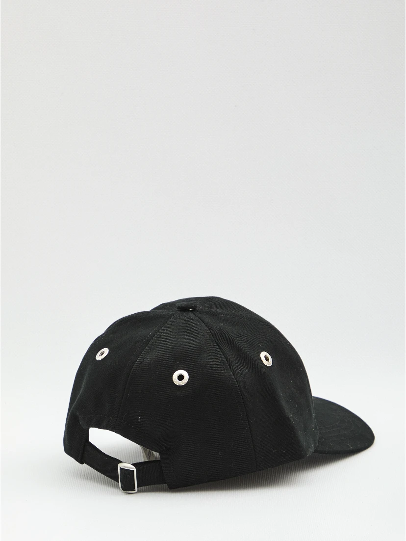 Ami de Coeur cap