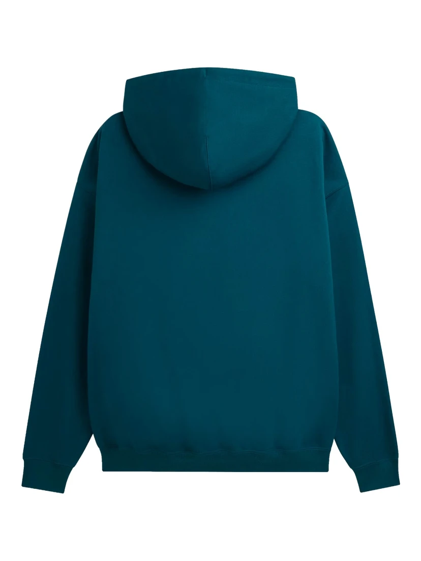 كنزة رياضية بشعار