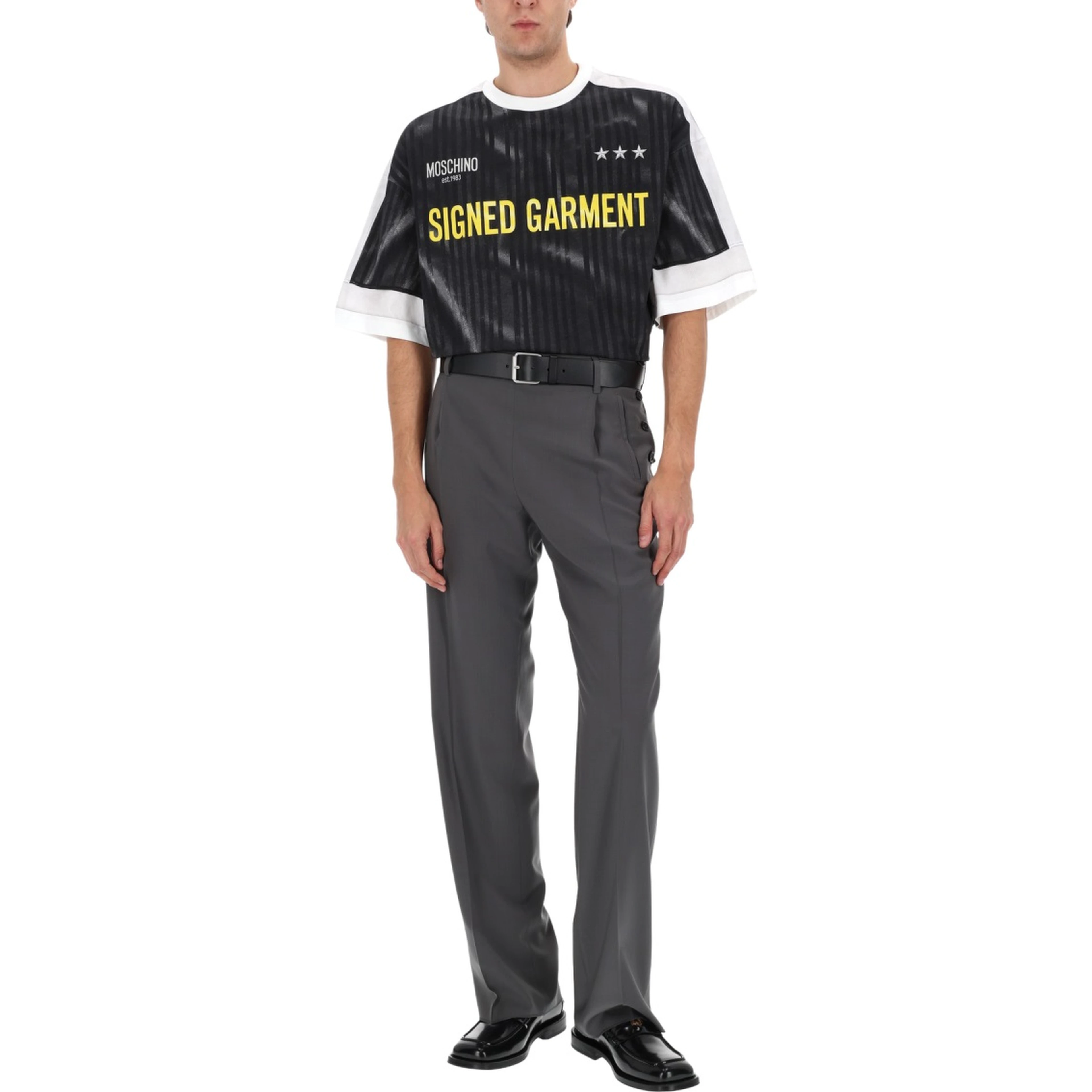 "SIGNED GARMENT" T-SHIRT