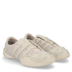 "REGU 2002" SNEAKER