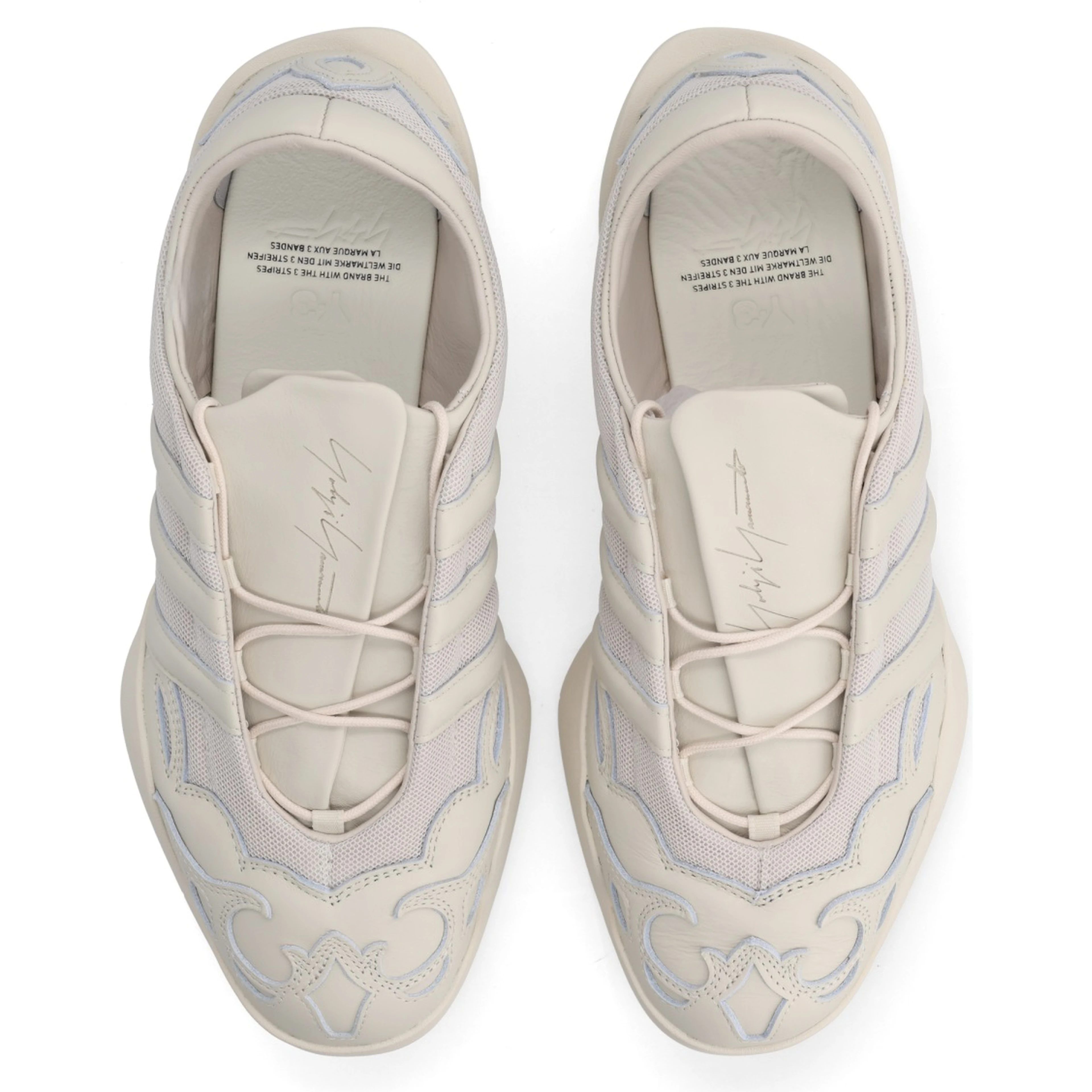"REGU 2002" SNEAKER