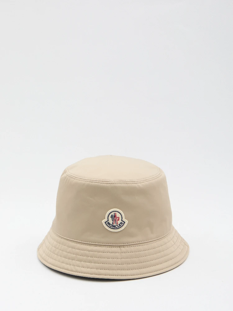 Reversible bucket hat