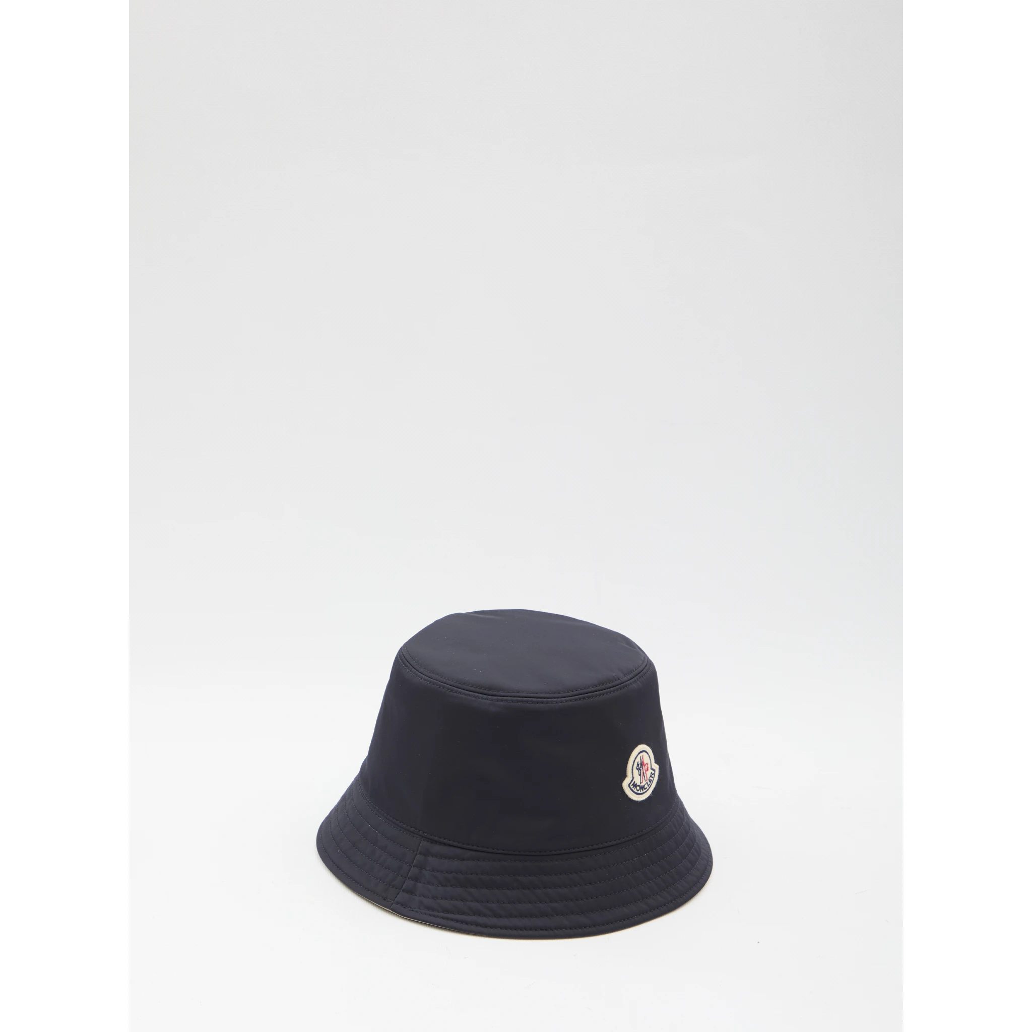 Reversible bucket hat