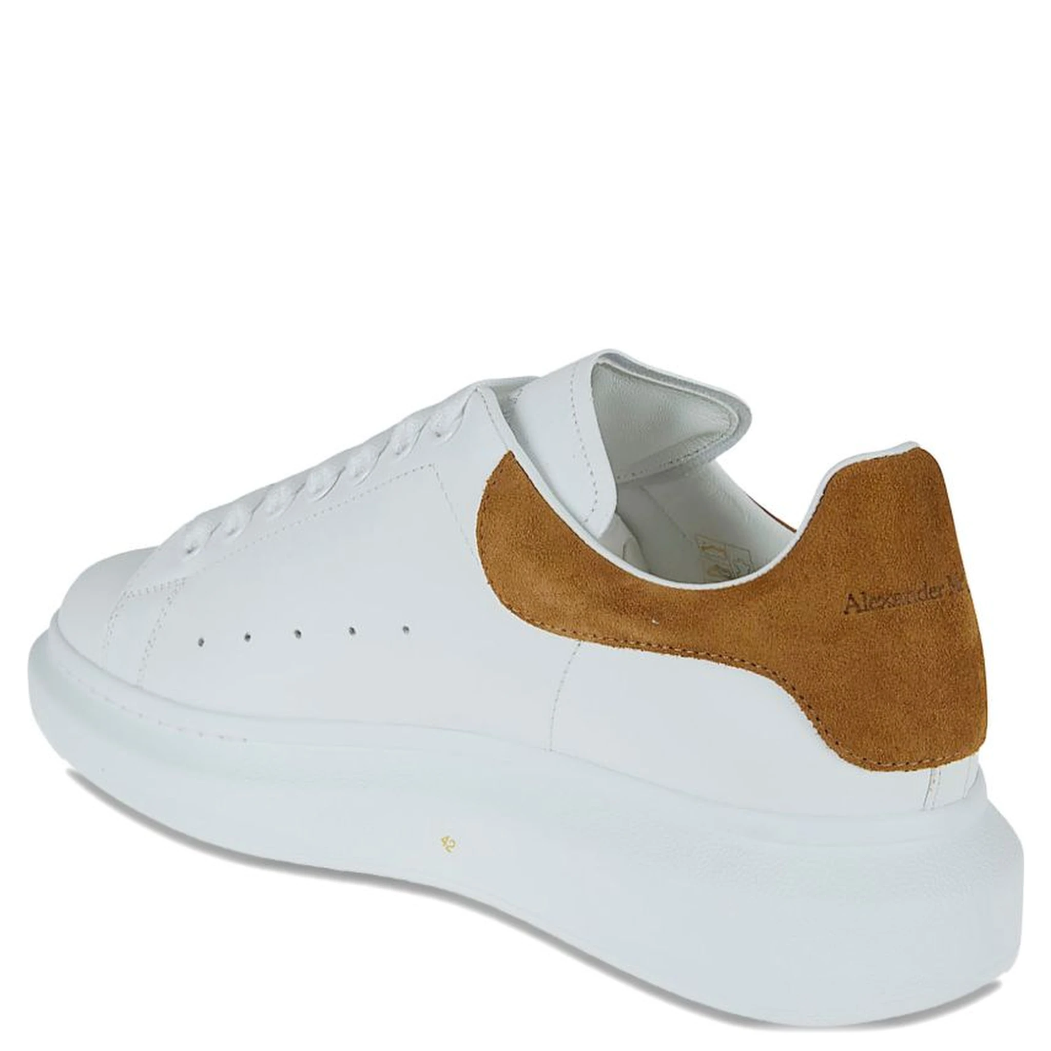 أحذية رياضية من ألكسندر ماكوين