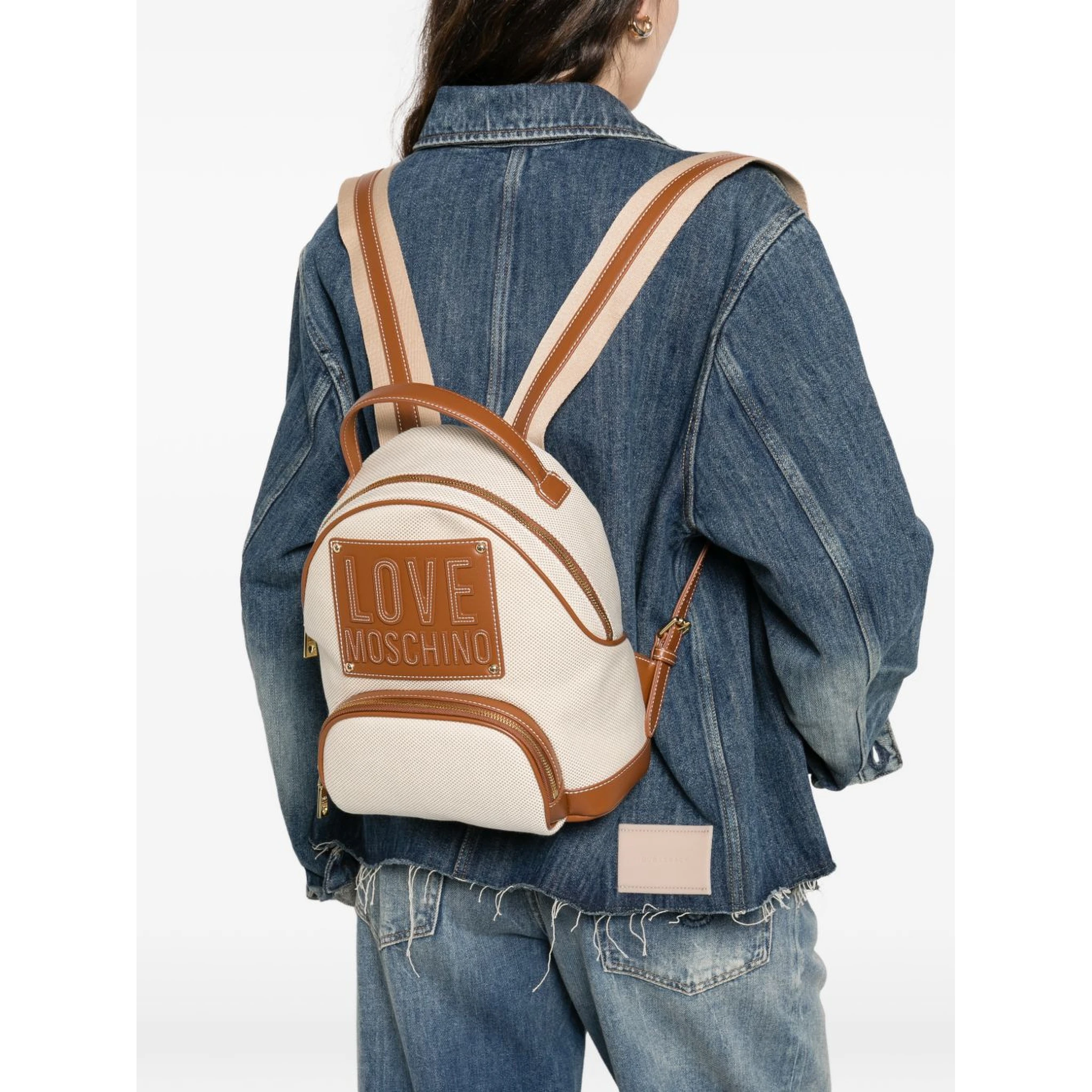 أحب حقائب موسكينو.. بني