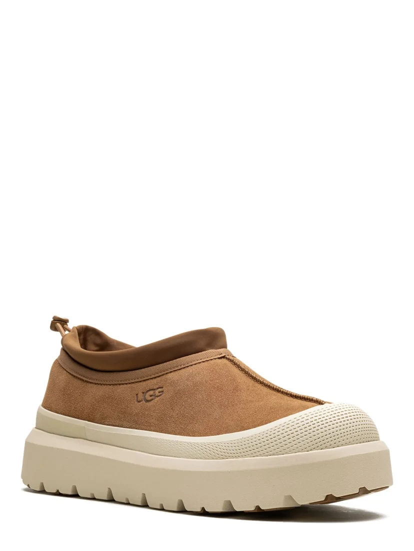 UGG Flat shoes Brown