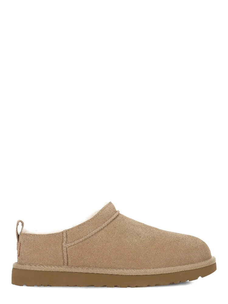 أحذية UGG بيج