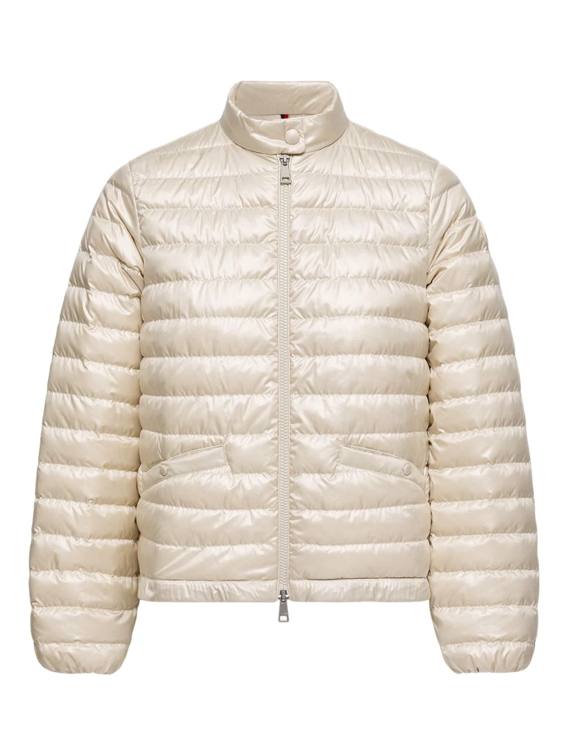 معاطف مونكلير بيضاء