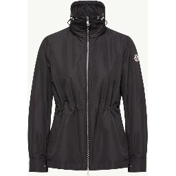 معاطف مونكلير سوداء