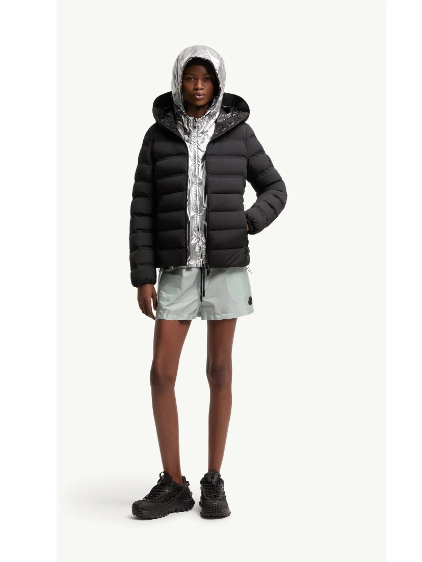 معاطف مونكلير سوداء