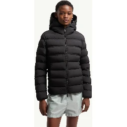 معاطف مونكلير سوداء