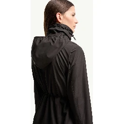 معاطف مونكلير سوداء