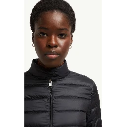 معاطف مونكلير سوداء