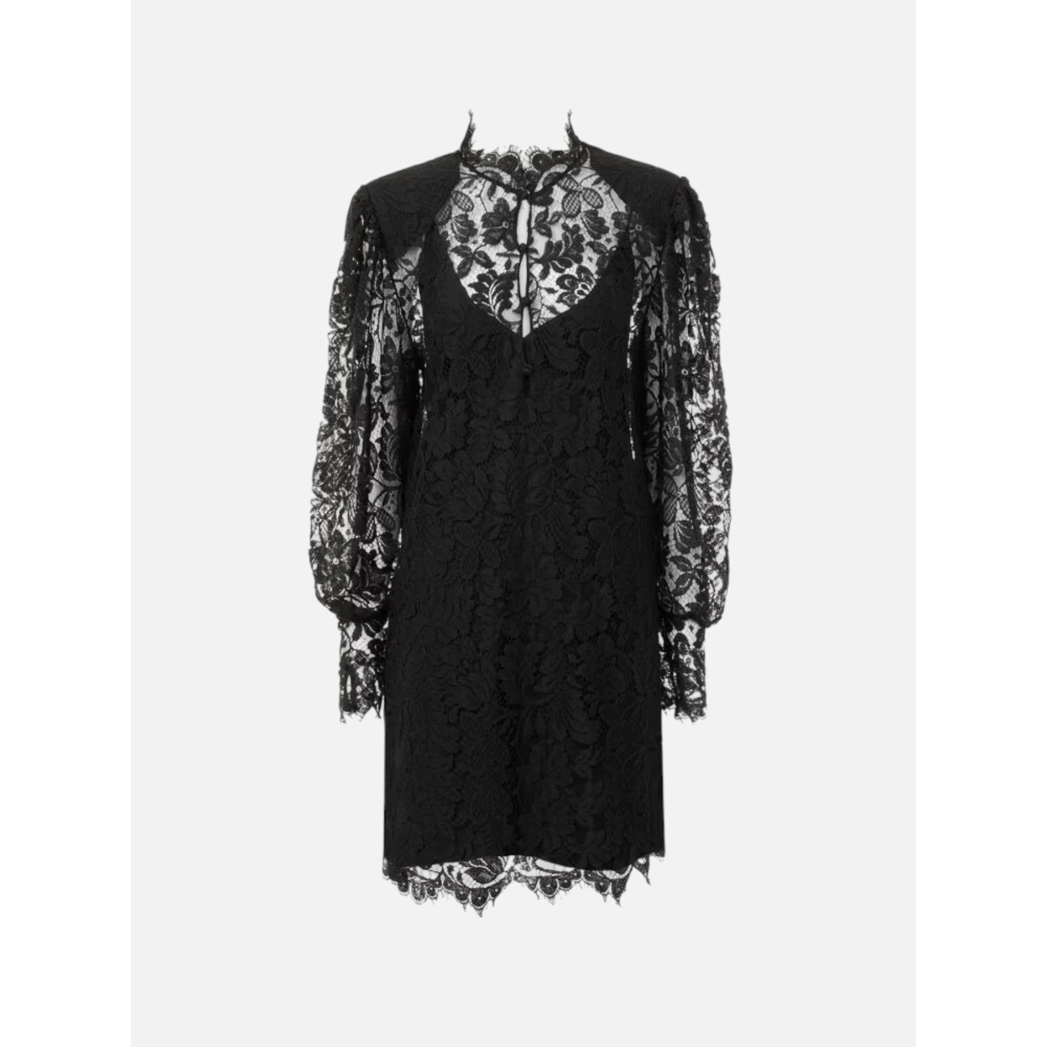 فستان من تصميم كلوي