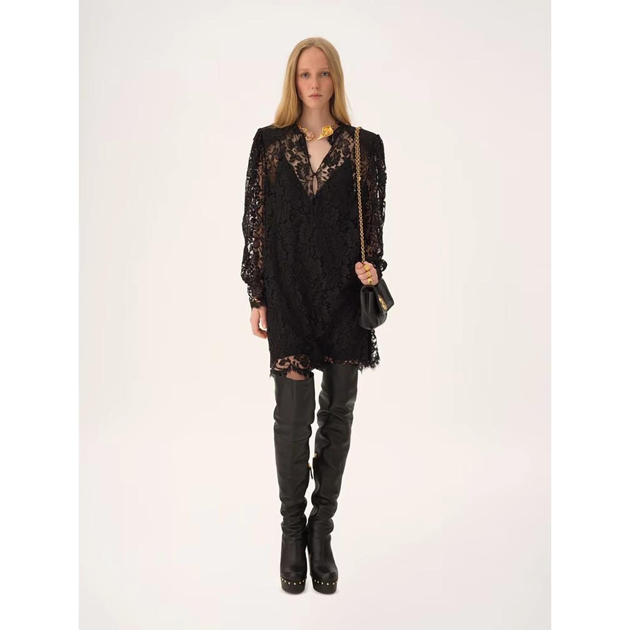 فستان من تصميم كلوي