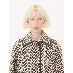 معطف فالنتينو