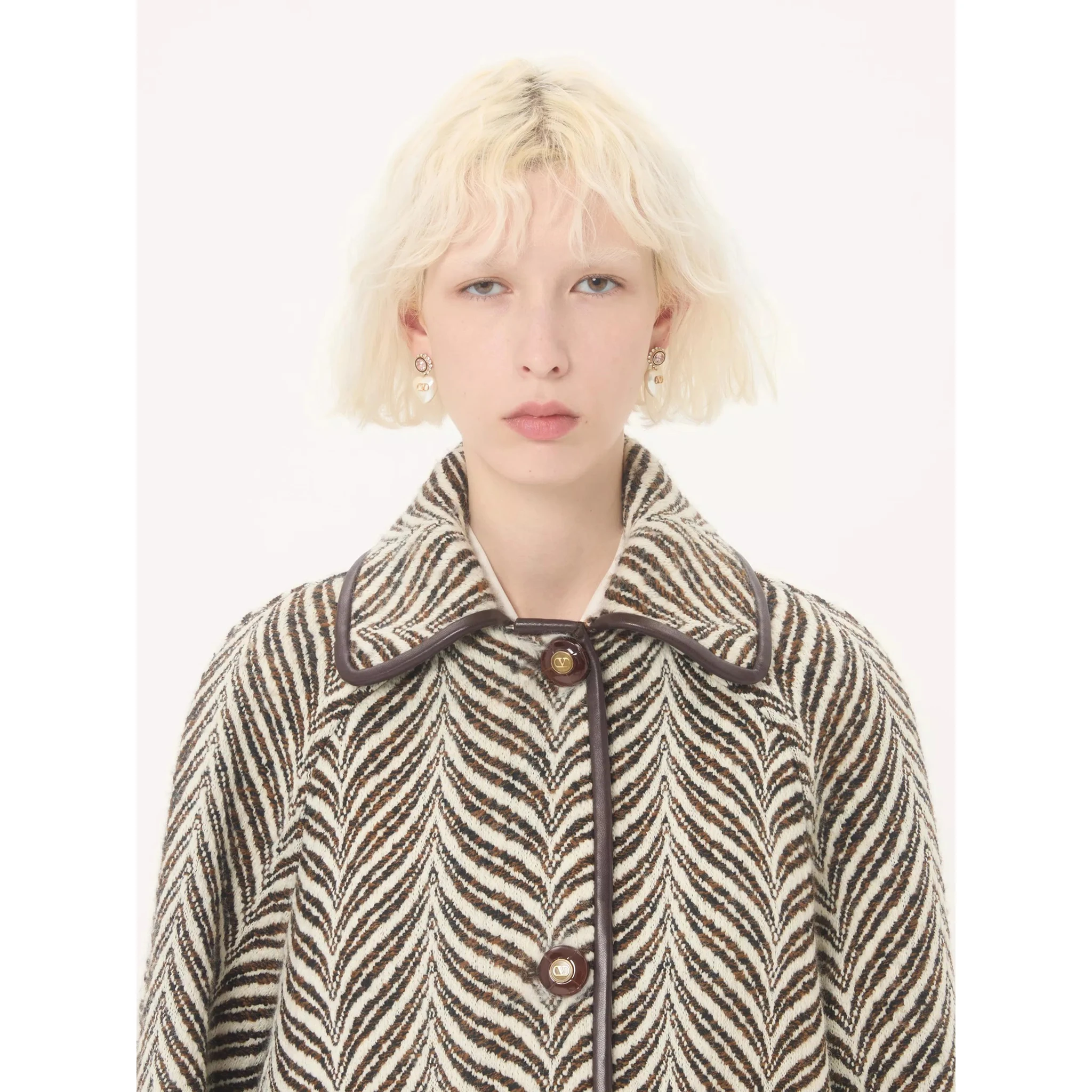 معطف فالنتينو