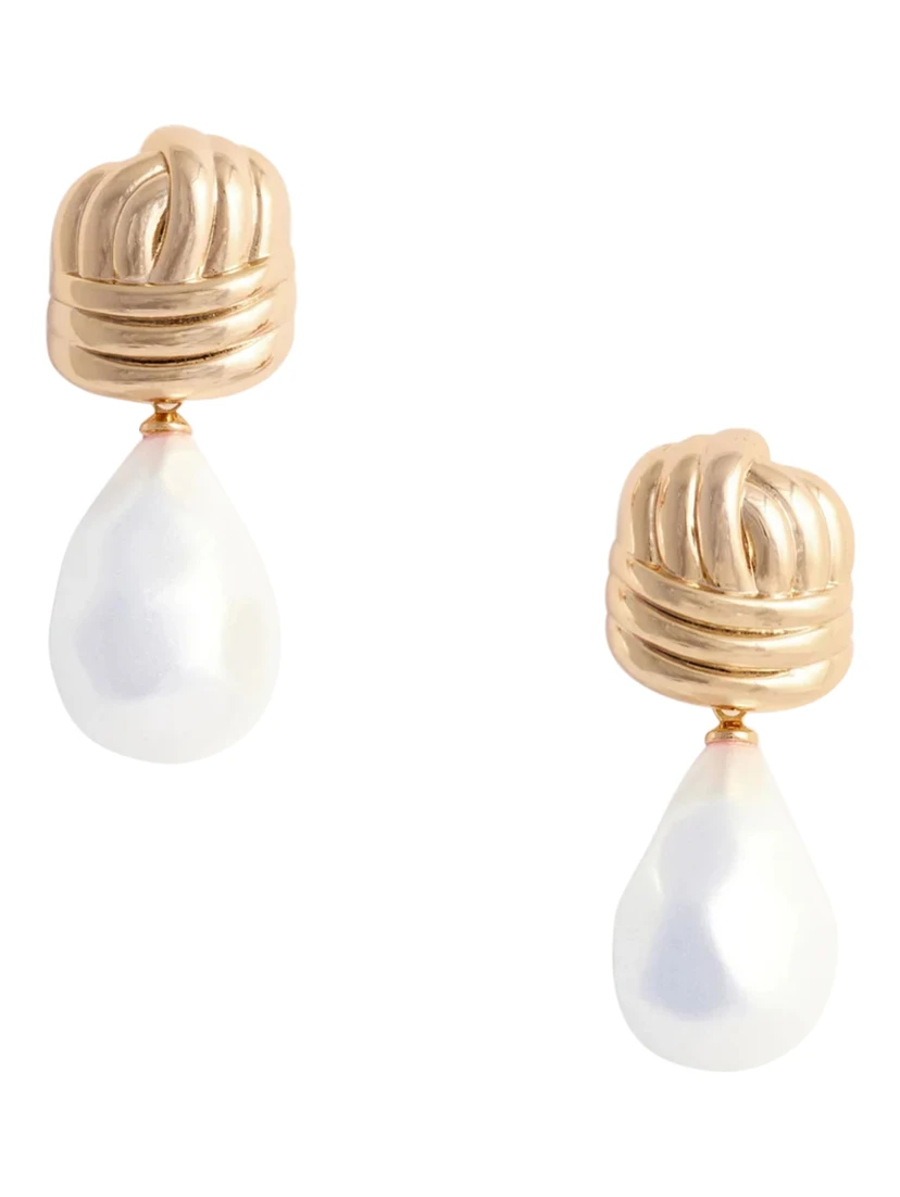 صورة ذاتية - مجوهرات ذهبية