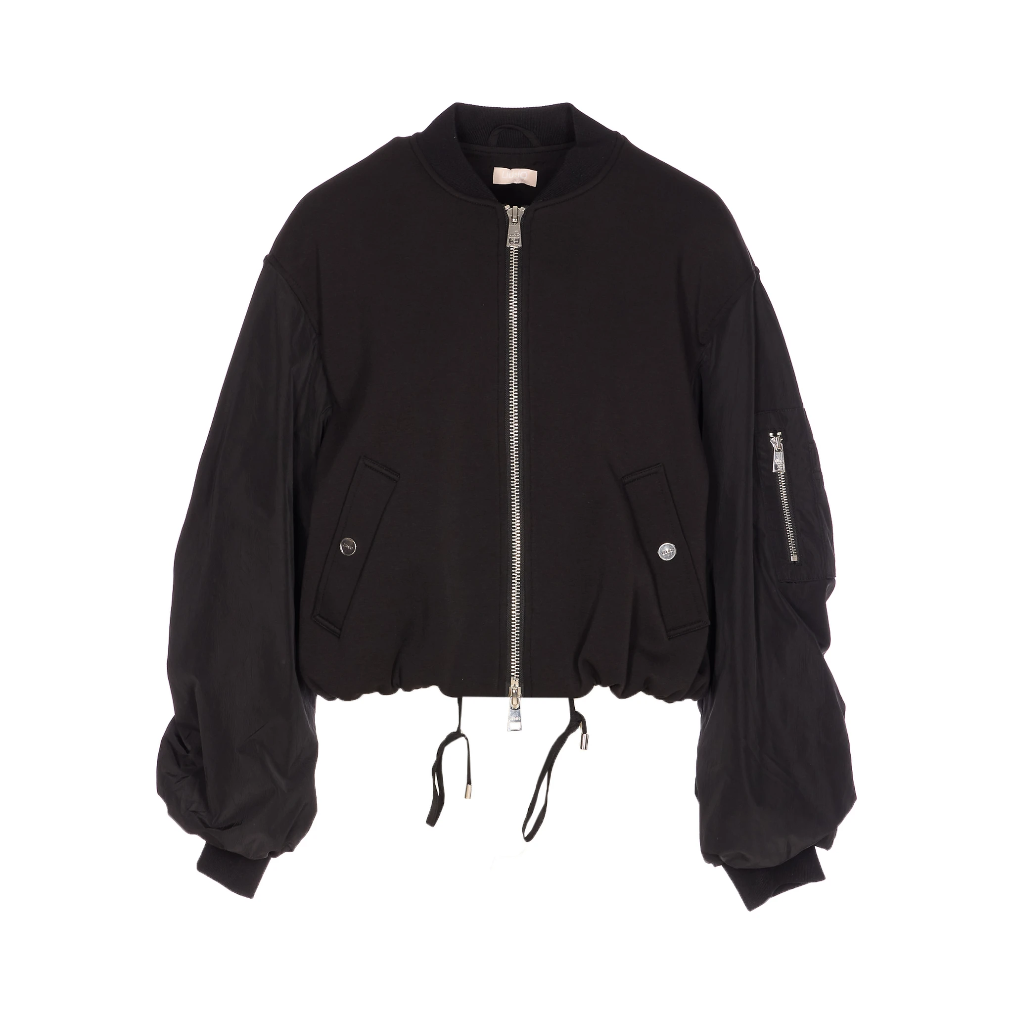 جاكيتات ليو جو سوداء