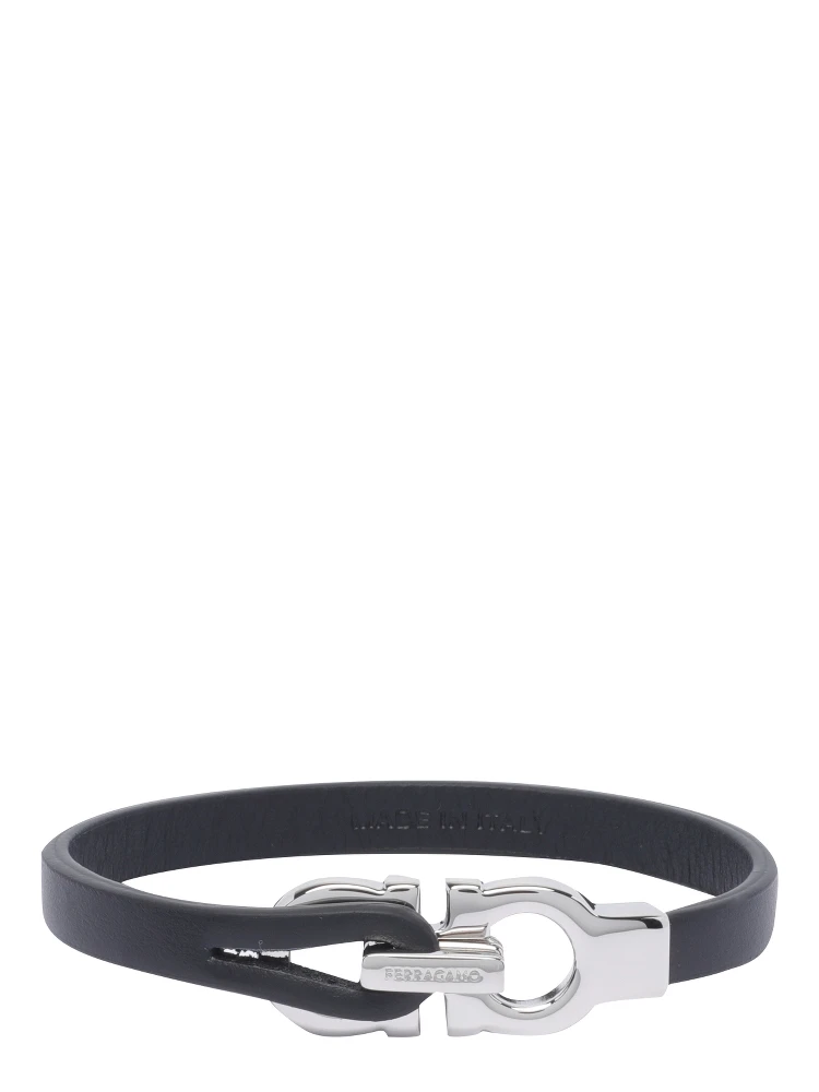 فيراغامو بيجو أسود