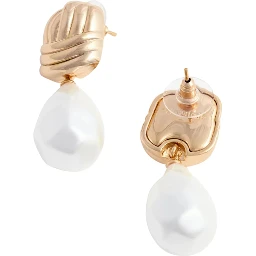 صورة ذاتية - مجوهرات ذهبية