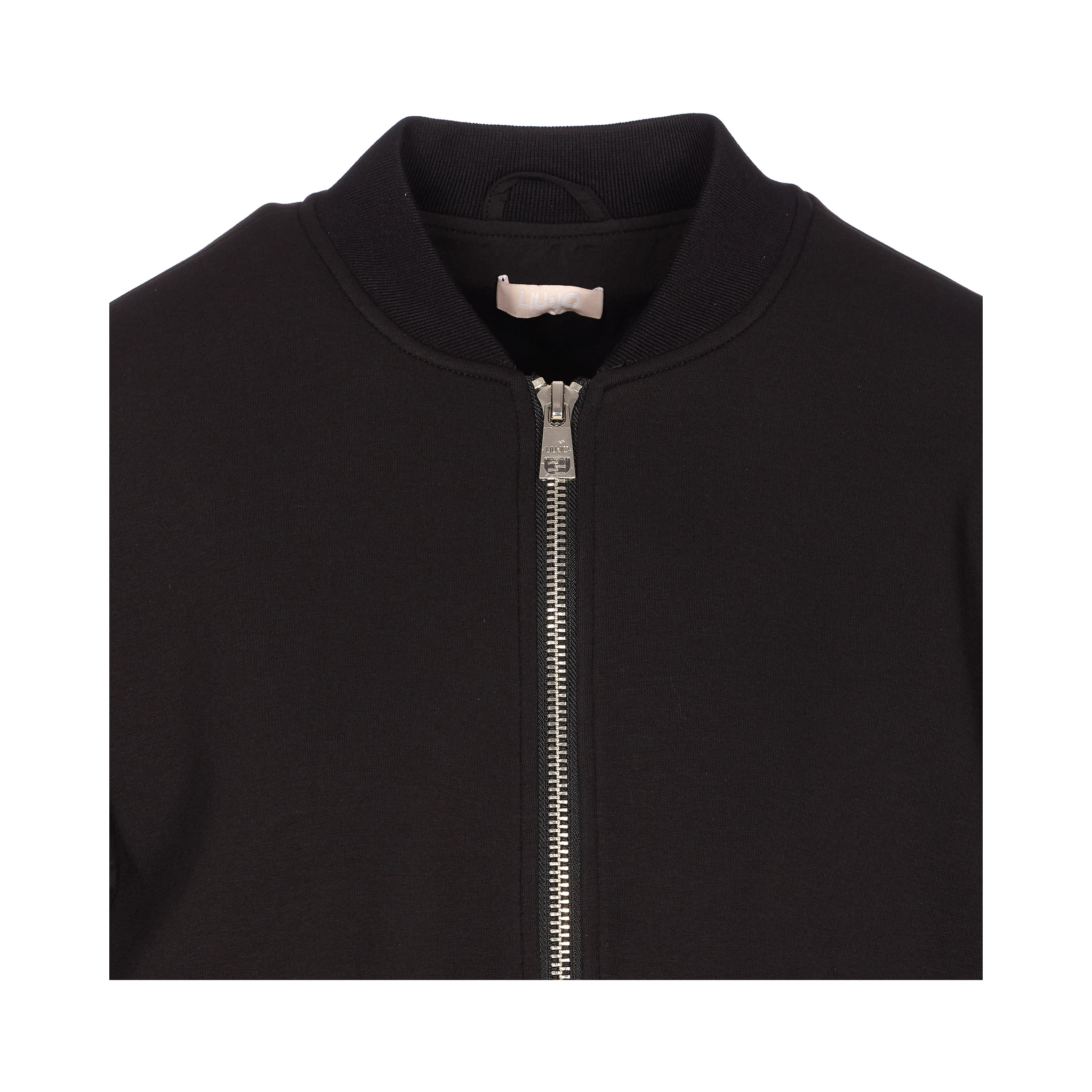 جاكيتات ليو جو سوداء