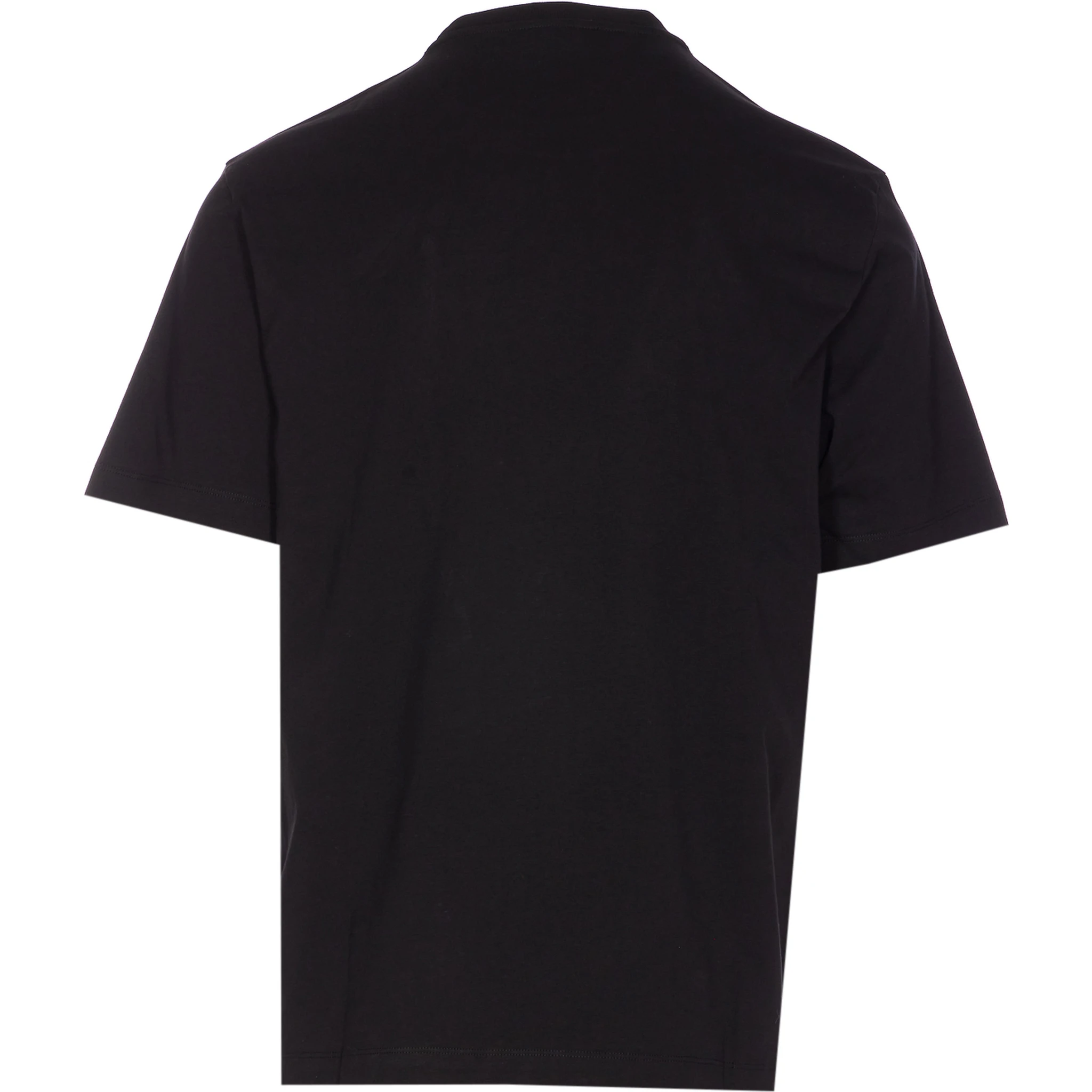 تيشيرتات وبولو من فرزاتشي باللون الأسود