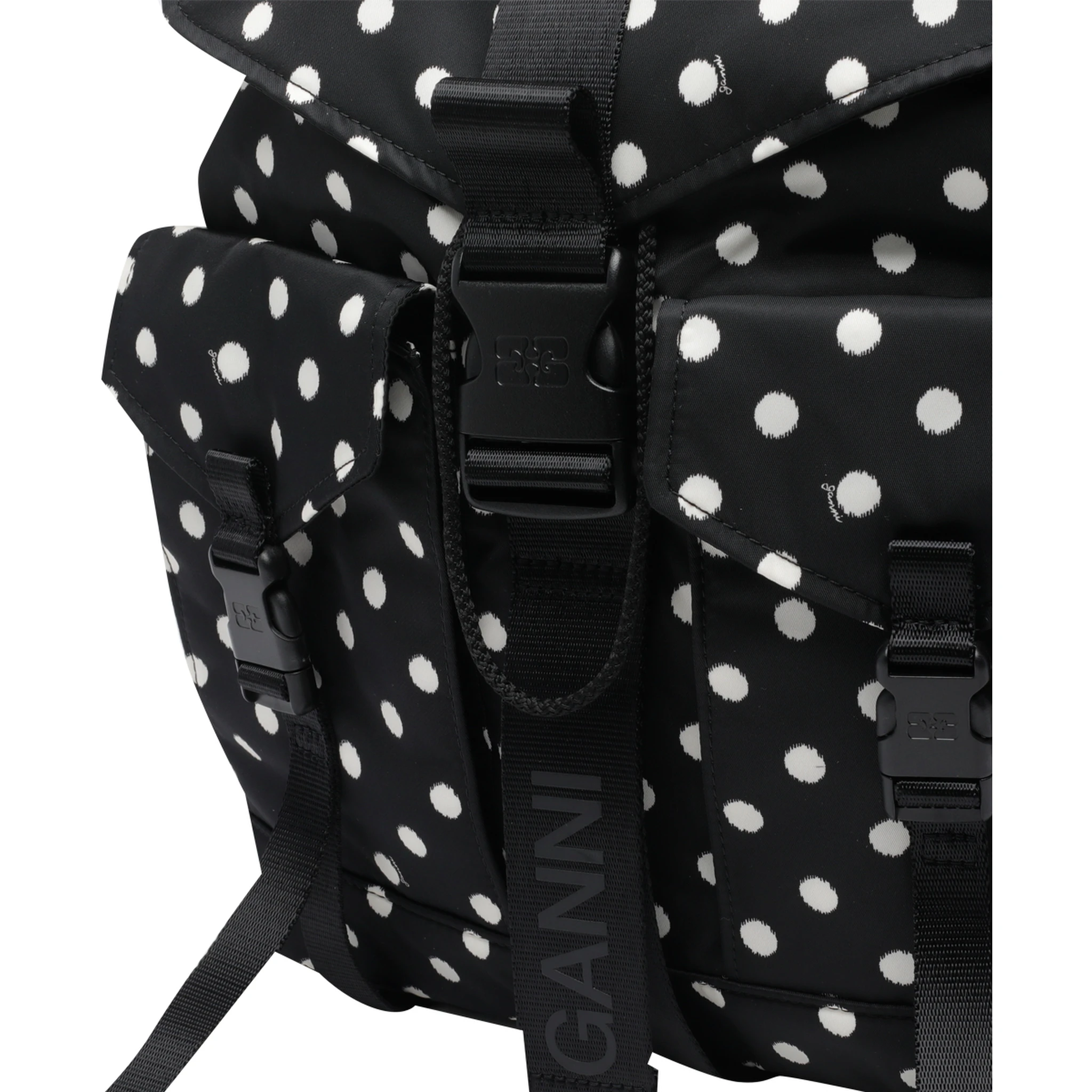 حقائب غاني.. أسود