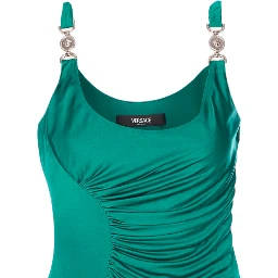 فساتين فيرساتشي خضراء