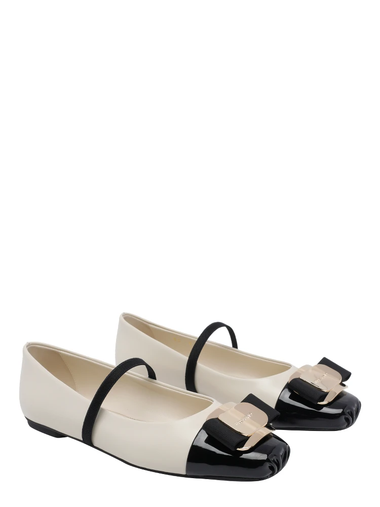 Ferragamo Flat shoes White alternative