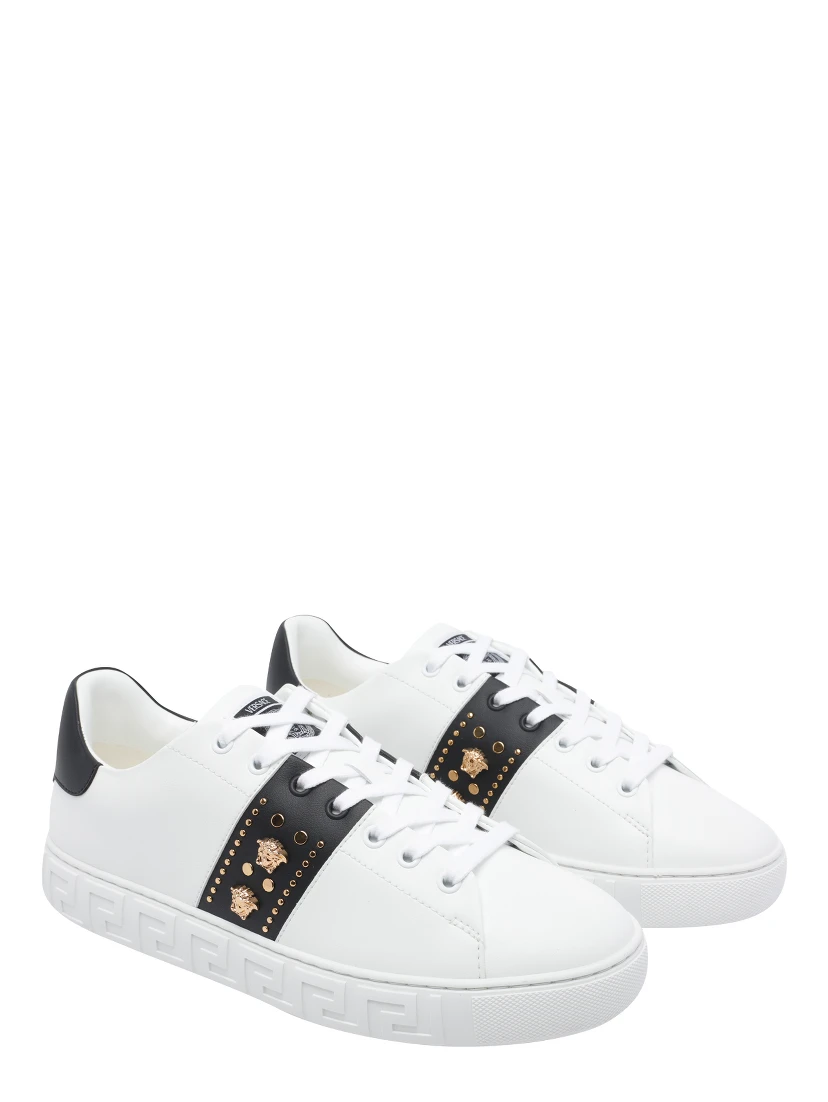 حذاء رياضي أبيض من فرزاتشي