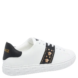 حذاء رياضي أبيض من فرزاتشي