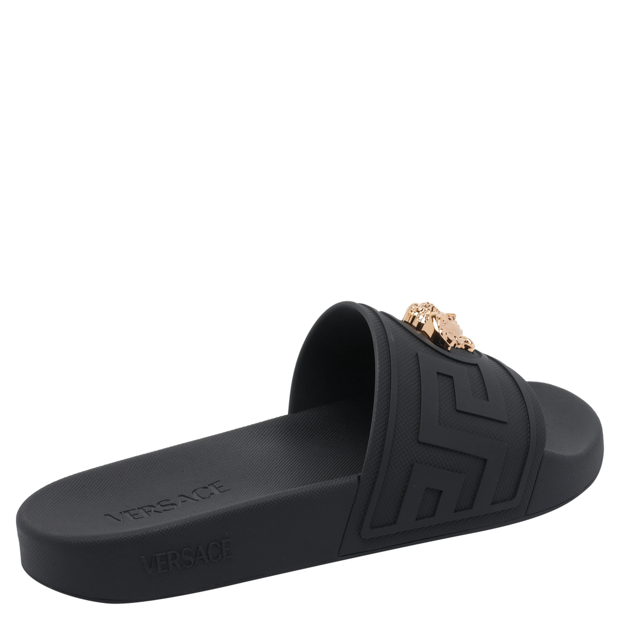 صندل فيرساتشي أسود