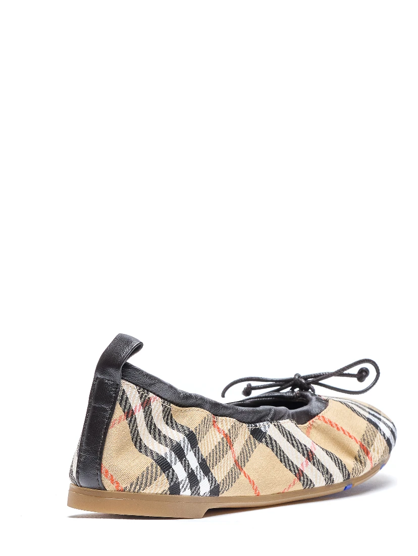 Burberry Flat shoes Beige