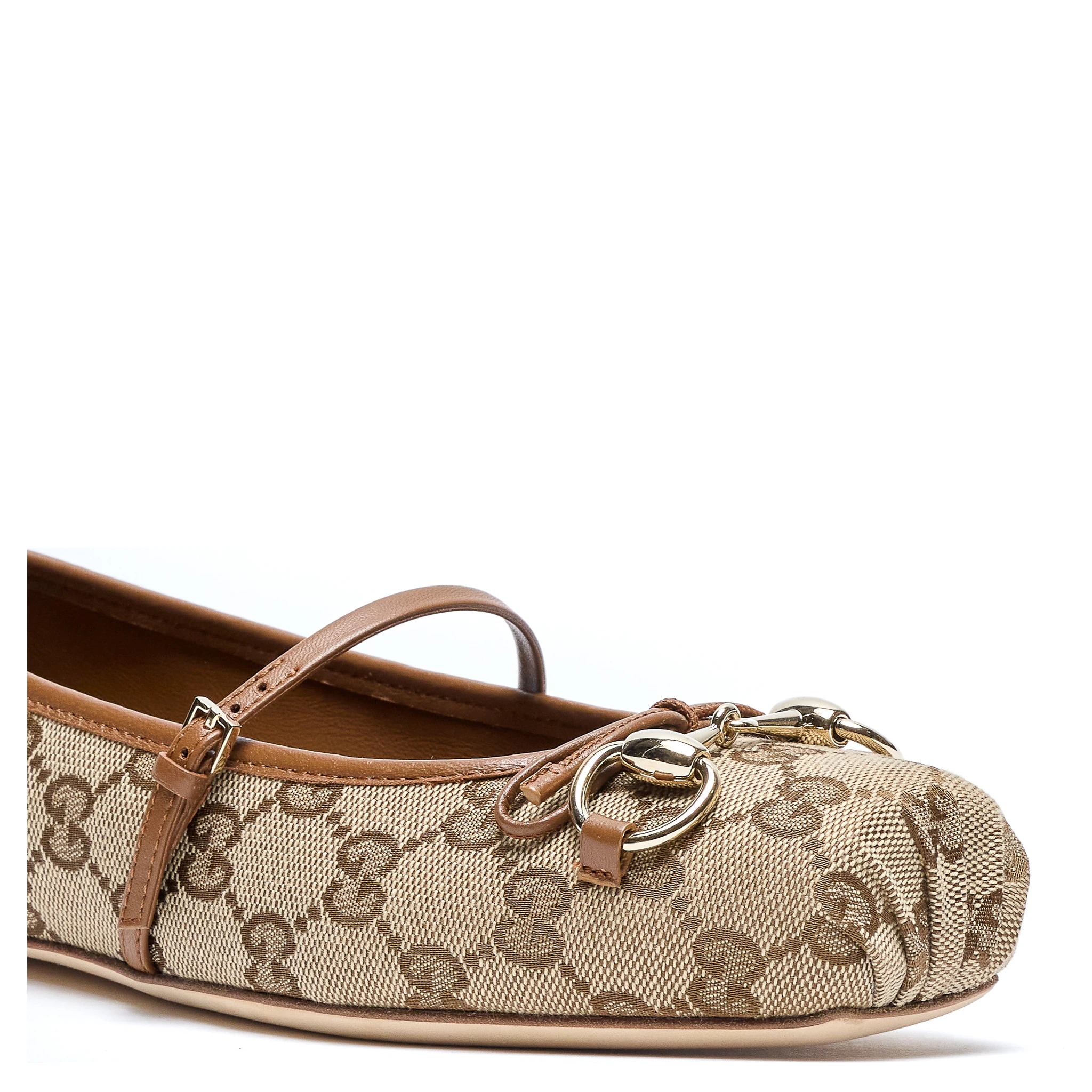 حذاء غوتشي مسطح بيج