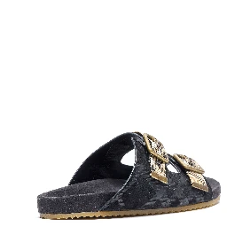 صندل بربري أسود