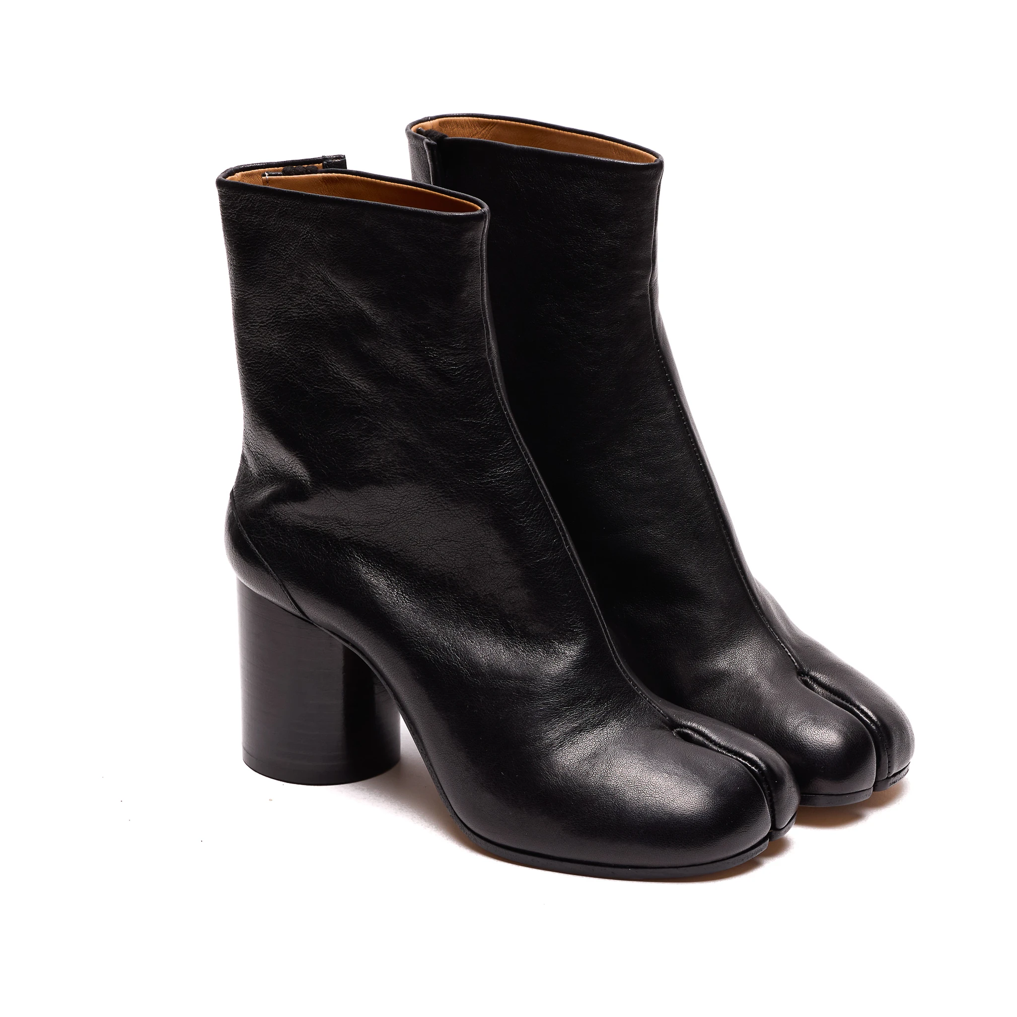 بوت أسود من ميزون مارجيلا