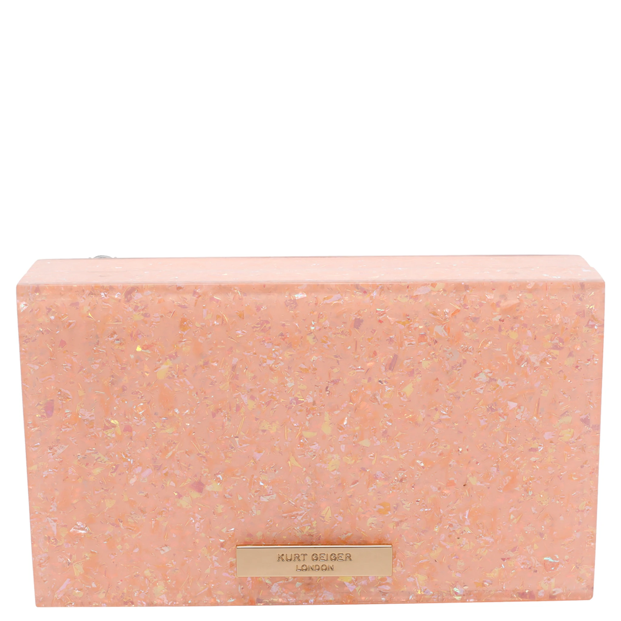 حقائب كورت جايجر.. وردية اللون