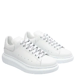 حذاء رياضي أبيض من ألكسندر ماكوين