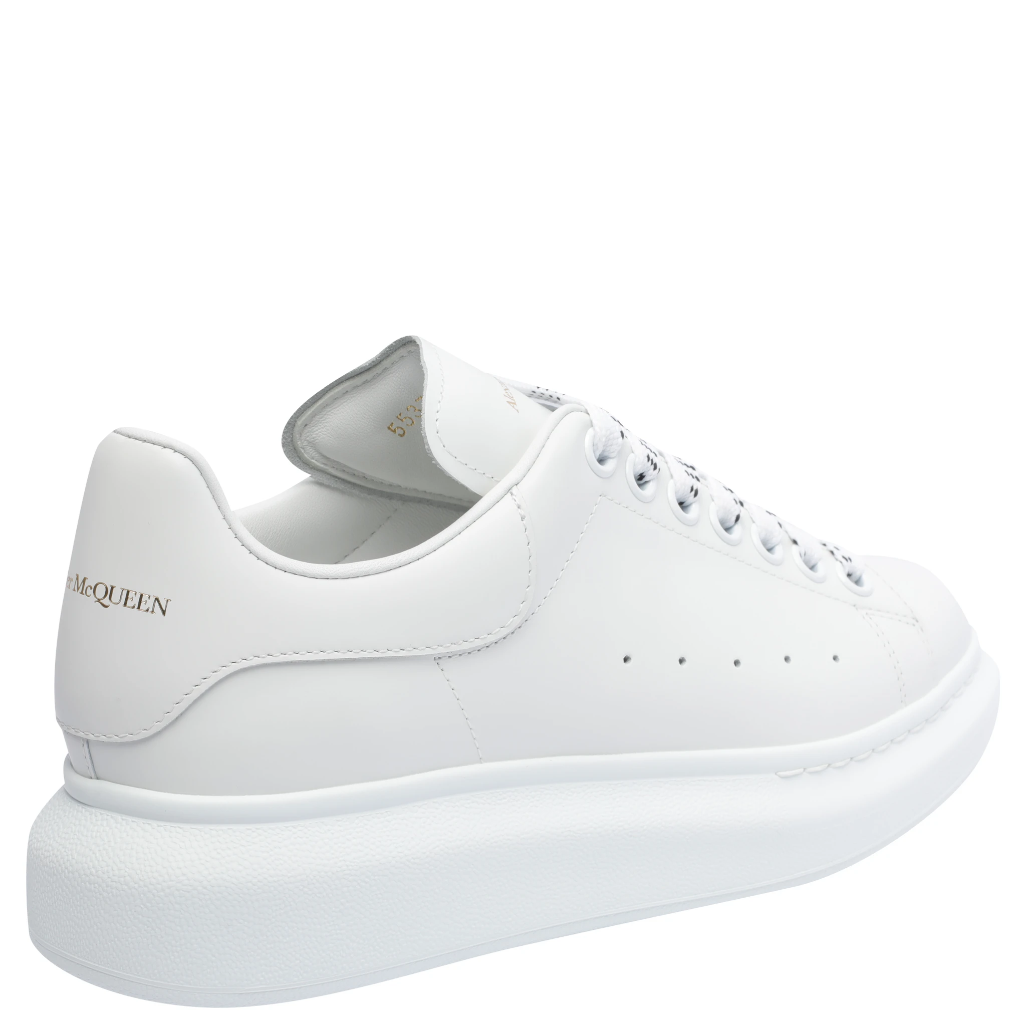 حذاء رياضي أبيض من ألكسندر ماكوين