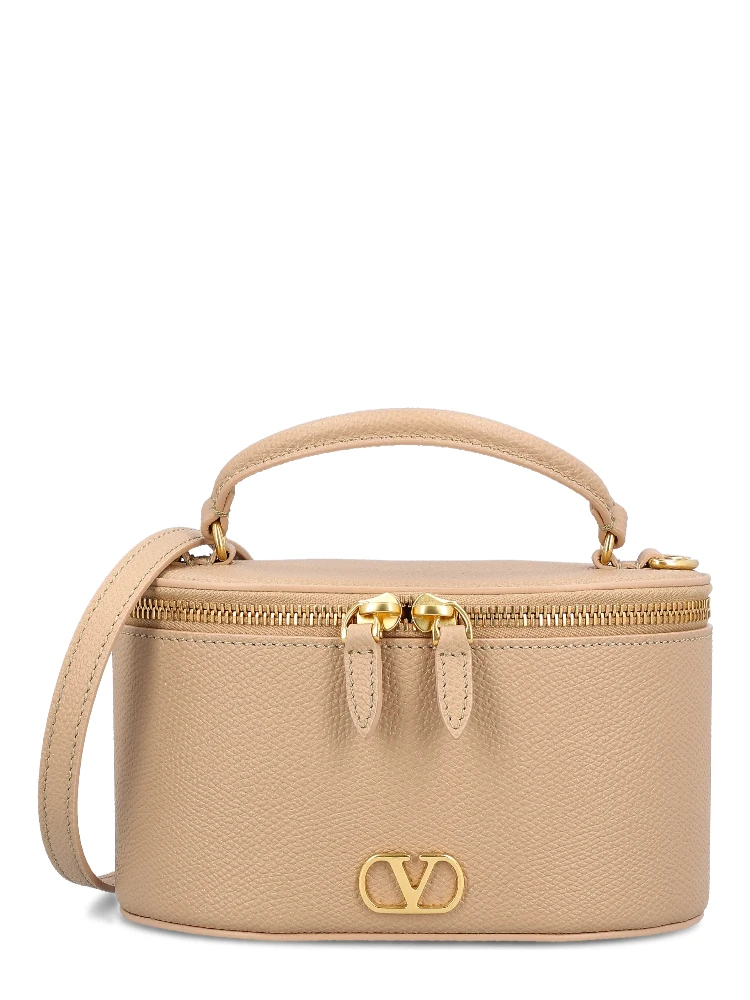 حقائب فالنتينو غارافاني